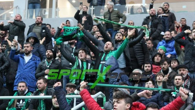﻿Sakaryaspor-Şanlıurfaspor:4-0