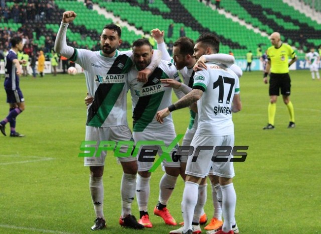 ﻿Sakaryaspor-Şanlıurfaspor:4-0