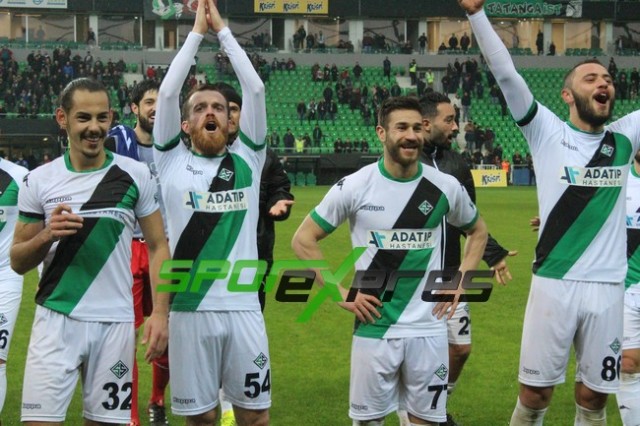 ﻿Sakaryaspor-Şanlıurfaspor:4-0