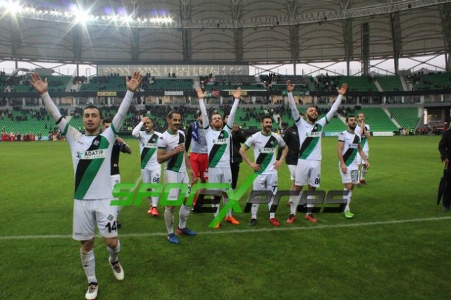 ﻿Sakaryaspor-Şanlıurfaspor:4-0
