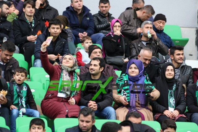 ﻿Sakaryaspor-Şanlıurfaspor:4-0