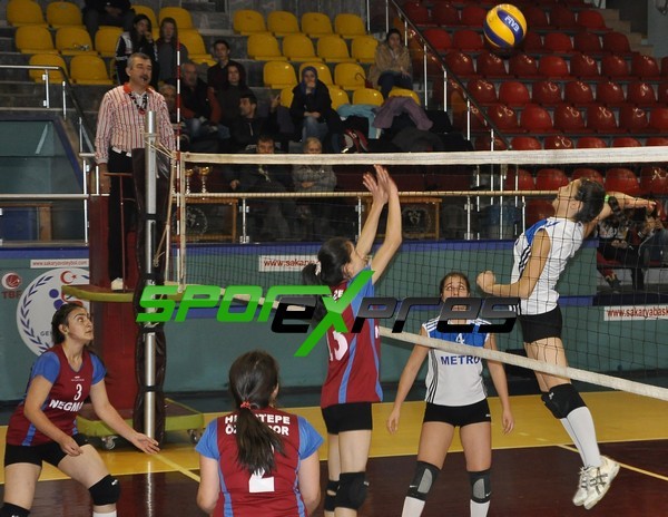 Yıldız Kızlarda Şampiyon Yeni Hendek