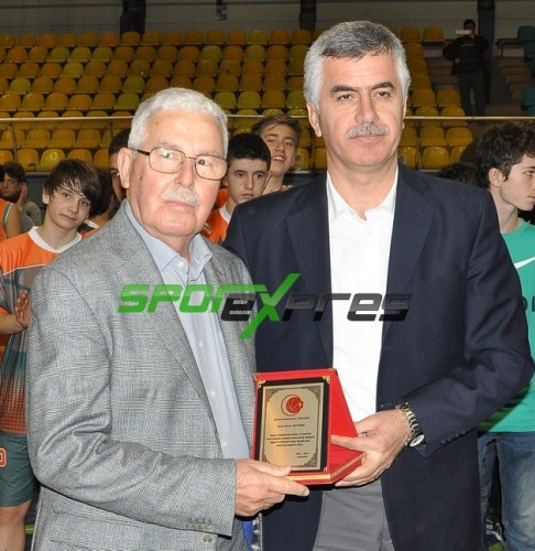 Küçük Erkeklerde Sakarya Yıldızlar şampiyon