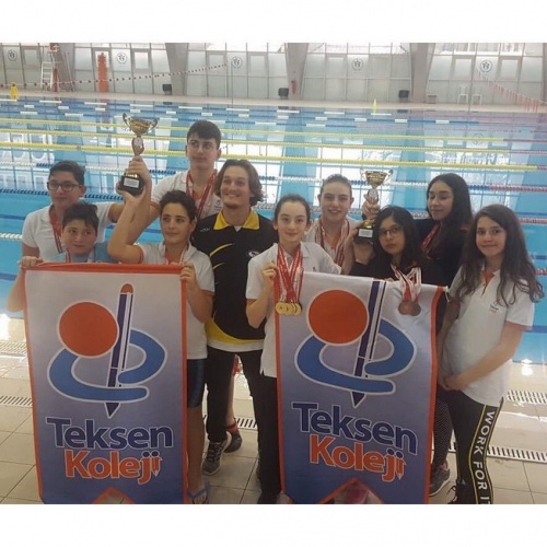 Yüzmede Yıldızlar Geçidi