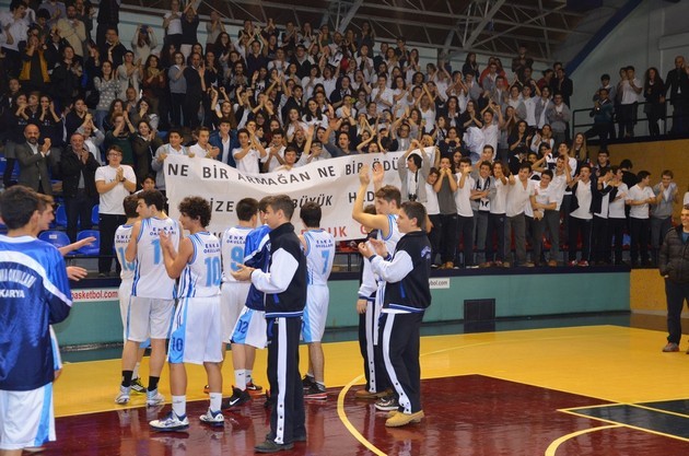 Liseler Basketbol'da Şampiyon Enka