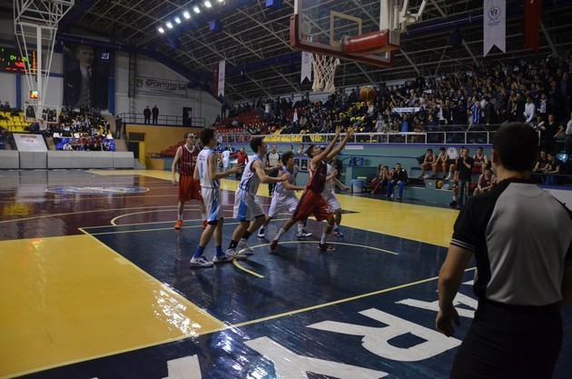 Liseler Basketbol'da Şampiyon Enka