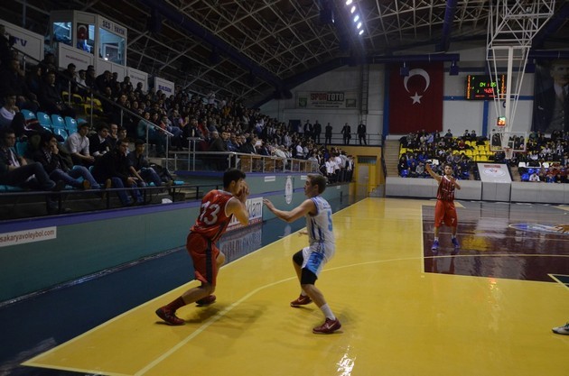Liseler Basketbol'da Şampiyon Enka