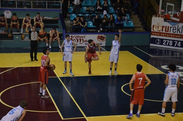 Liseler Basketbol'da Şampiyon Enka
