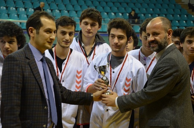 Liseler Basketbol'da Şampiyon Enka