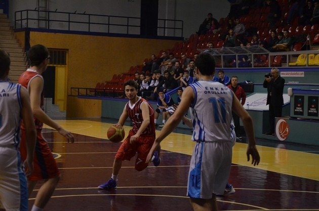 Liseler Basketbol'da Şampiyon Enka