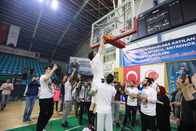 Sakarya Büyükşehir Basket Süper Lige yükseldi