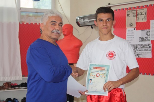 Kick  Boks'da terfi heyecanı yaşandı