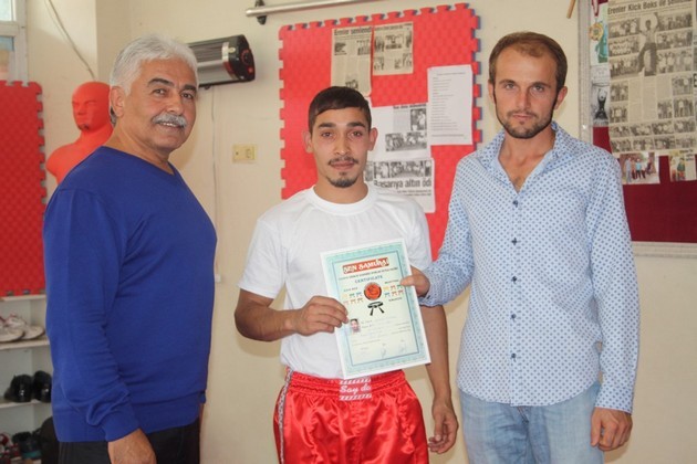 Kick  Boks'da terfi heyecanı yaşandı