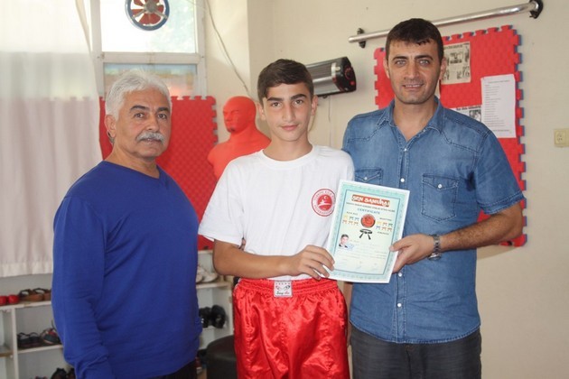 Kick  Boks'da terfi heyecanı yaşandı