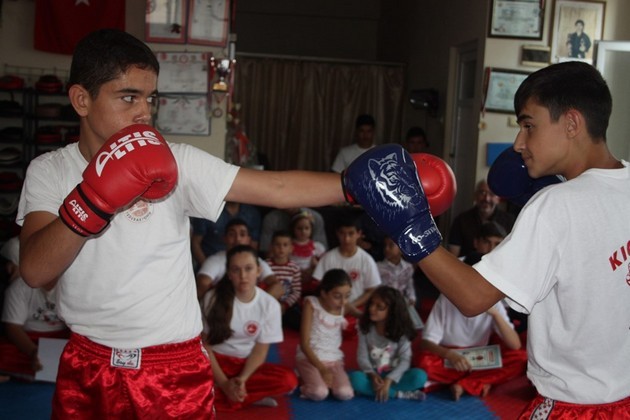 Kick  Boks'da terfi heyecanı yaşandı