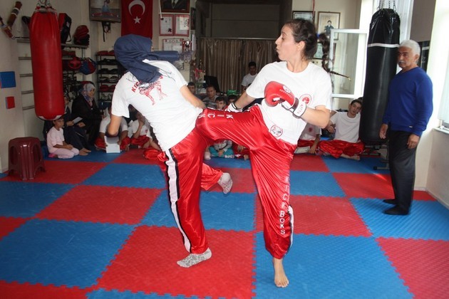Kick  Boks'da terfi heyecanı yaşandı