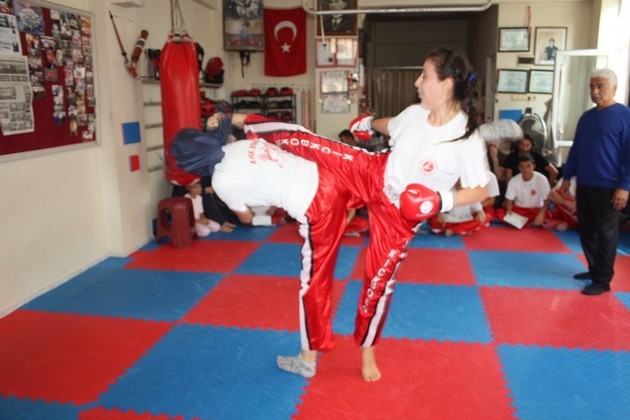 Kick  Boks'da terfi heyecanı yaşandı