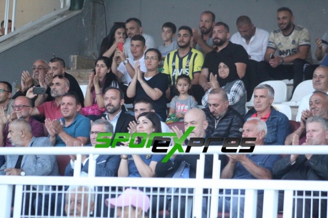 Sapancaspor imza töreni yaptı