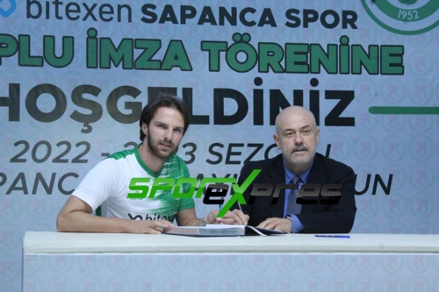 Sapancaspor imza töreni yaptı
