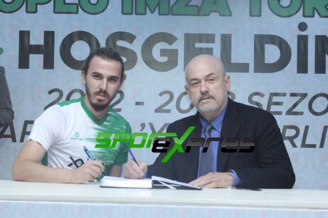 Sapancaspor imza töreni yaptı