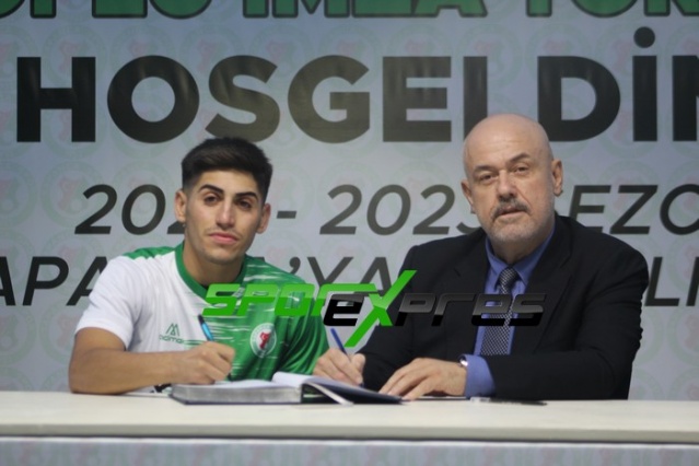Sapancaspor imza töreni yaptı