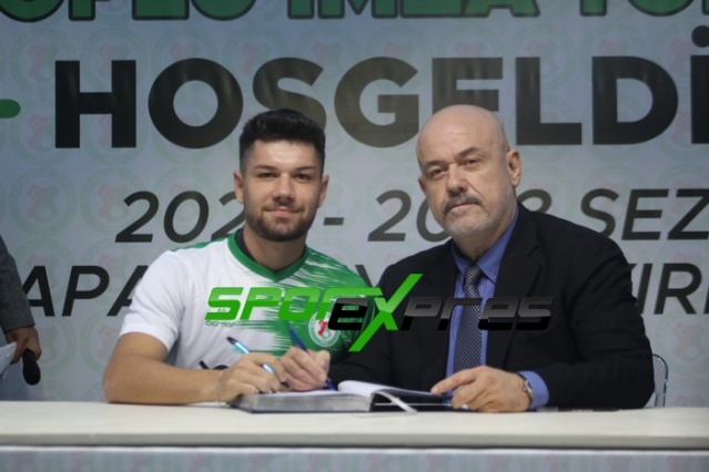Sapancaspor imza töreni yaptı
