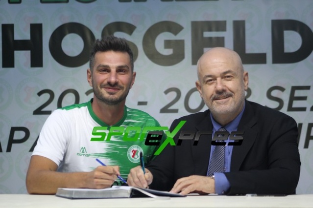 Sapancaspor imza töreni yaptı
