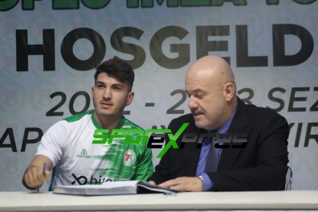 Sapancaspor imza töreni yaptı