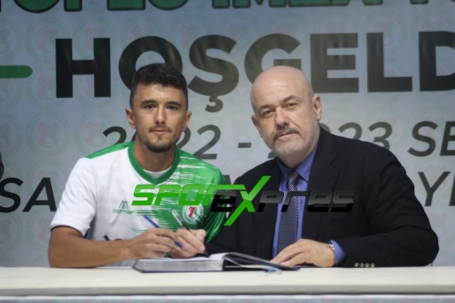 Sapancaspor imza töreni yaptı