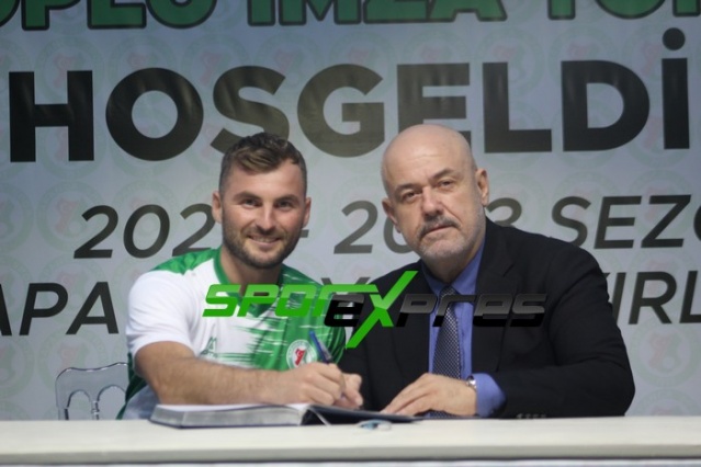 Sapancaspor imza töreni yaptı