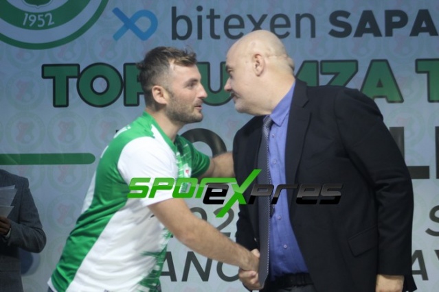 Sapancaspor imza töreni yaptı