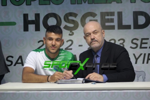 Sapancaspor imza töreni yaptı