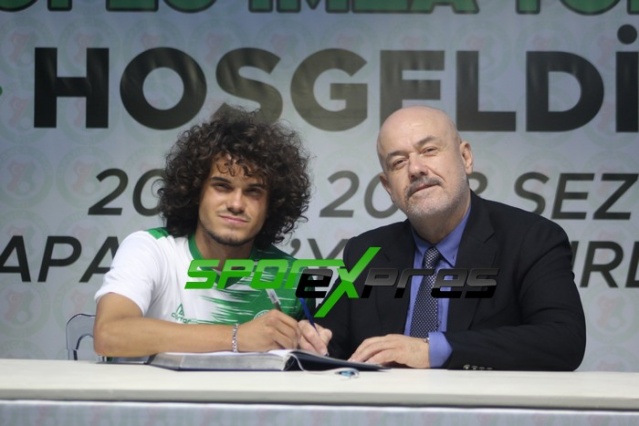 Sapancaspor imza töreni yaptı