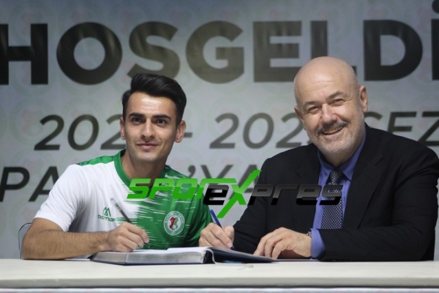 Sapancaspor imza töreni yaptı