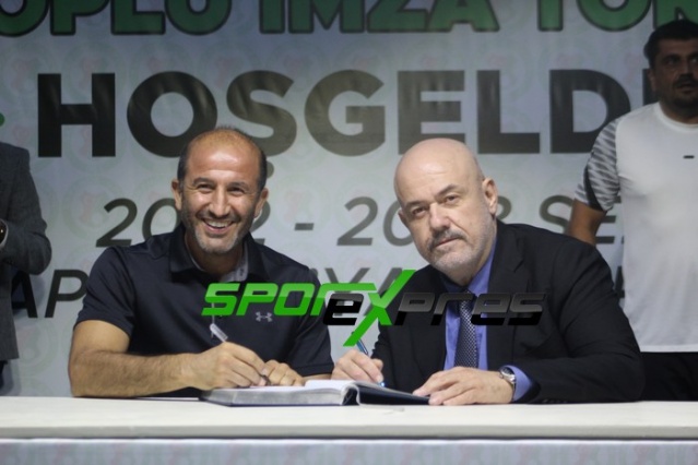 Sapancaspor imza töreni yaptı