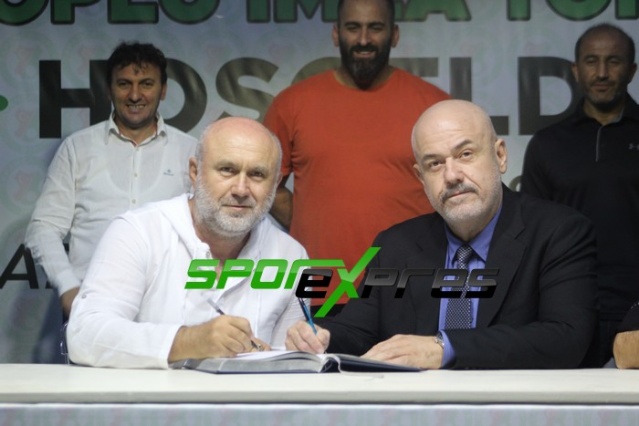 Sapancaspor imza töreni yaptı