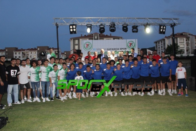 Sapancaspor imza töreni yaptı