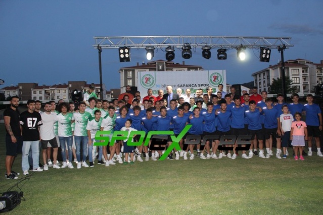 Sapancaspor imza töreni yaptı