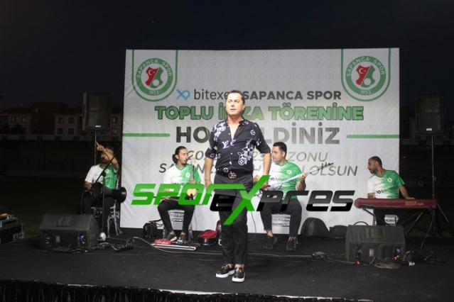 Sapancaspor imza töreni yaptı