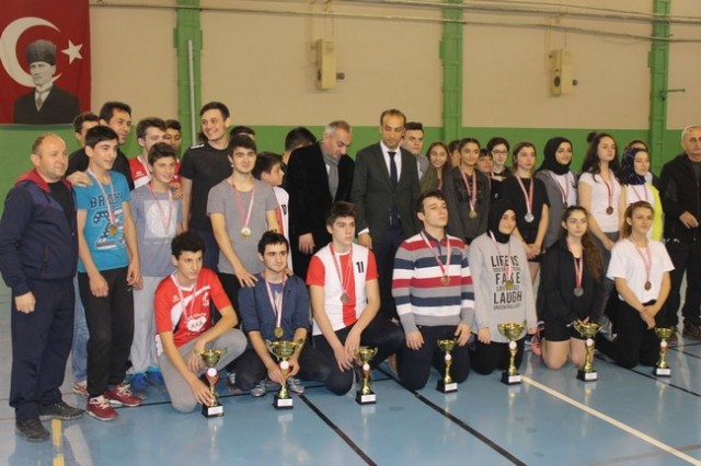 Badminton il birinciliği Sapanca’da yapıldı