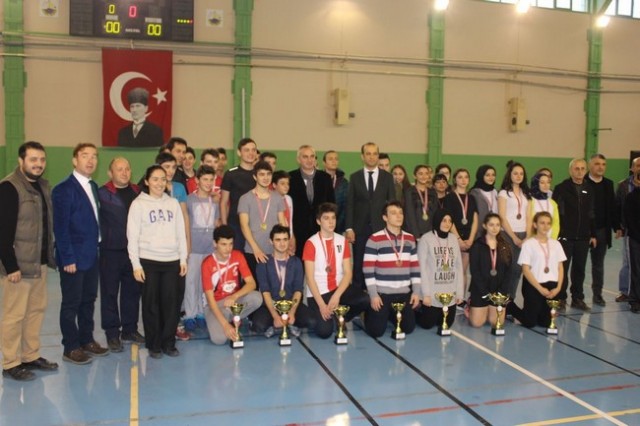 Badminton il birinciliği Sapanca’da yapıldı