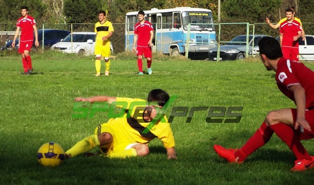 Akyazıgücüspor-Sarıcalarspor: 3-3