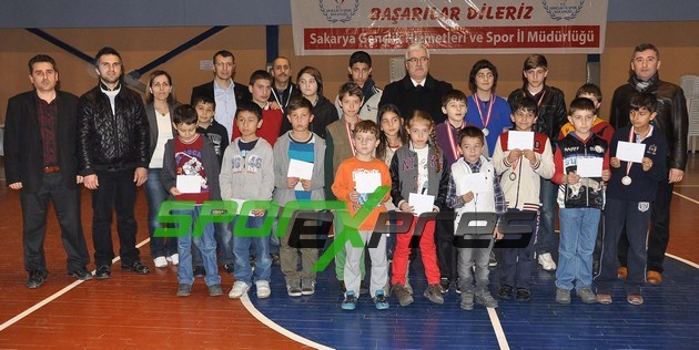Küçükler ve Yıldızlar Şah mat dedi