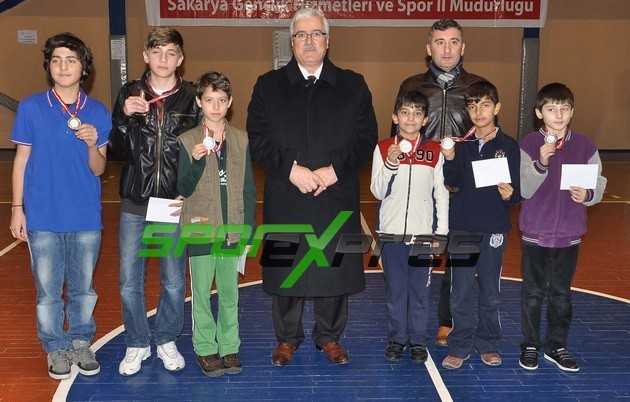 Küçükler ve Yıldızlar Şah mat dedi