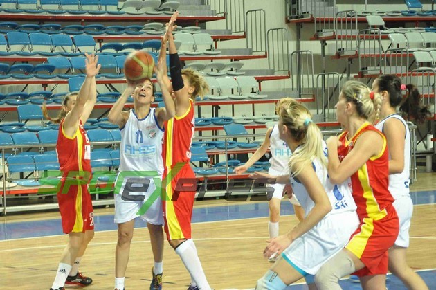 Sakarya Üniversitesi evinde mağlup :108-54