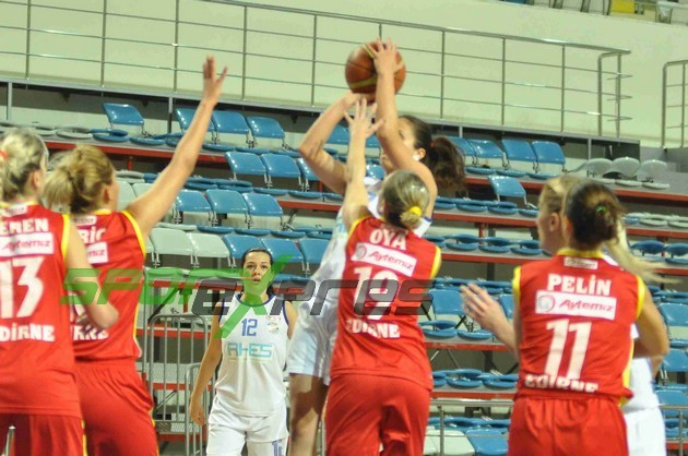 Sakarya Üniversitesi evinde mağlup :108-54