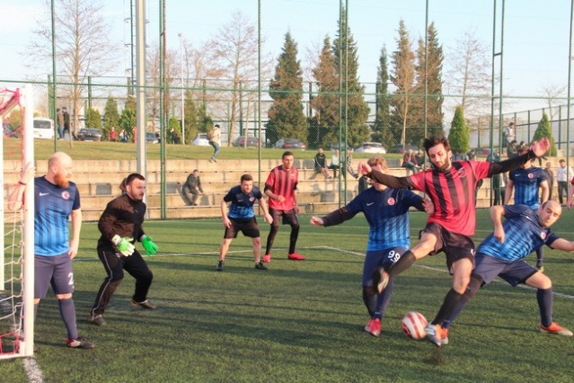 SAÜ’DE FUTBOL COŞKUSU START ALDI
