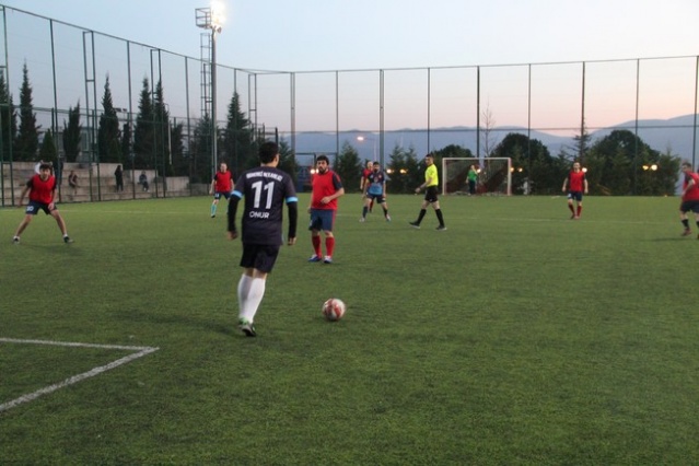 SAÜ’DE FUTBOL COŞKUSU START ALDI