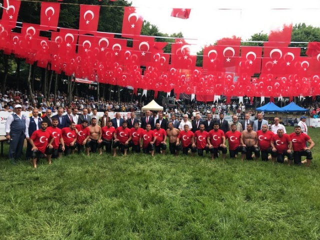 Selman Dede Güreşleri'nde başpehlivan Süleyman Aykırı