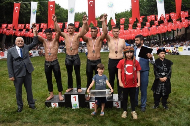 Selman Dede Güreşleri'nde başpehlivan Süleyman Aykırı